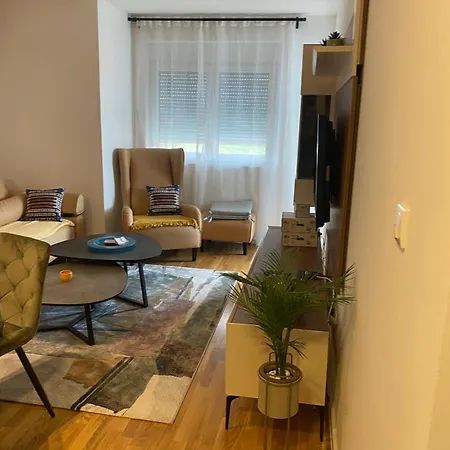 Apartment Comodo 