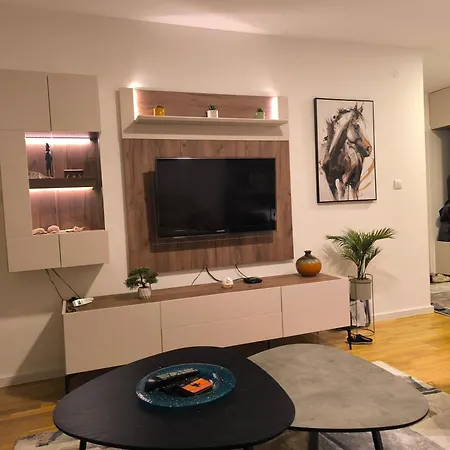 Apartment Comodo 