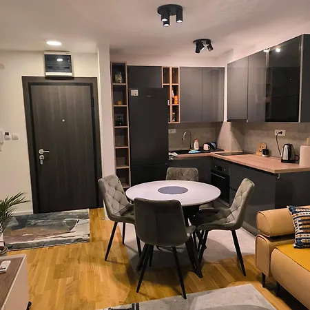 Apartment Comodo 